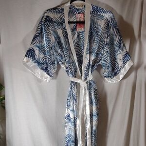 NWT Nine's Lightweight Robe w/Blue and White Leaf Design - Size XXL
